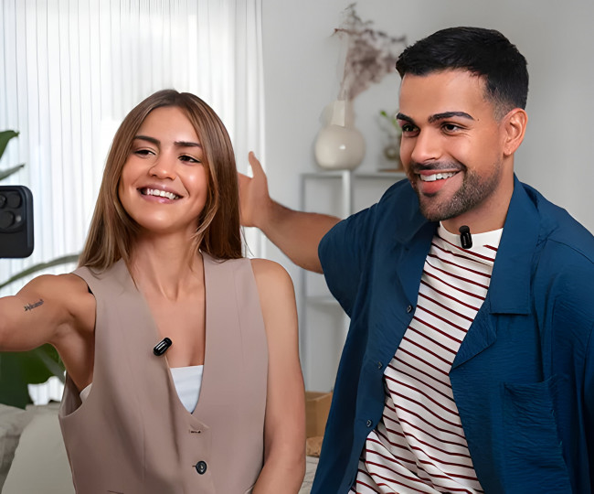 Беспроводная микрофонная система Model: BOYA mini 2-01-Lunar Silver | (USB-C+Lightning) RX + 2 TX + CC